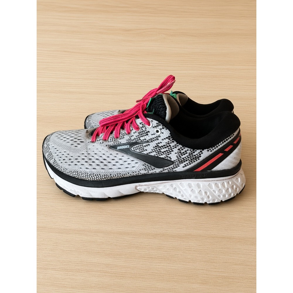 Brooks Ghost 11 Womens Running Shoes Gray Pink 1202771B192 Size 7.5
